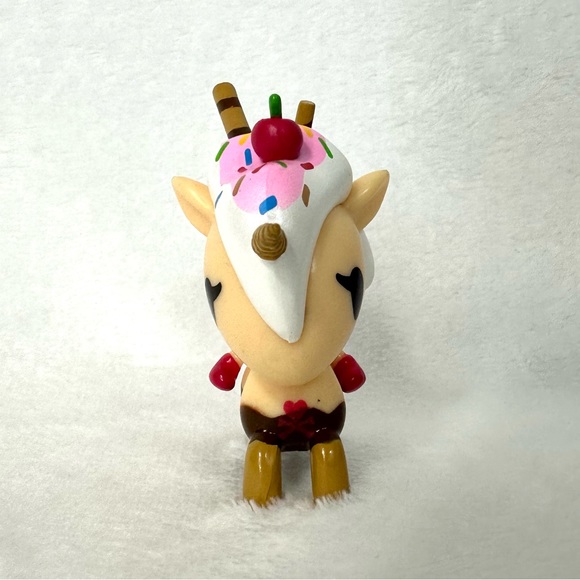 Tokidoki Amarena & Sundae Vinyl Figure - Picture 5 of 10